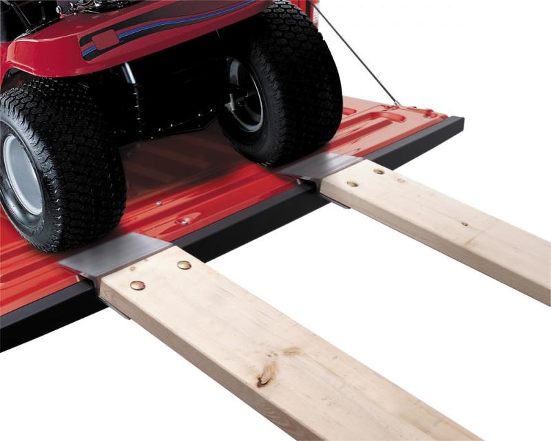Lund Universal Ramp Kit For 2X8in To 2X10in Planks 9X7.5X2.25in - Silver